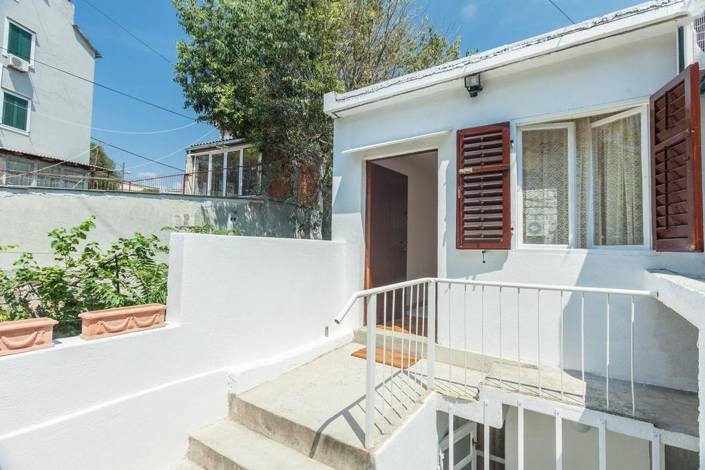 דירות ספליט Charming Old Stone House מראה חיצוני תמונה